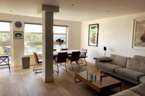 Luxury 2 bedroom 2 bathroom entire flat Kew Bridge